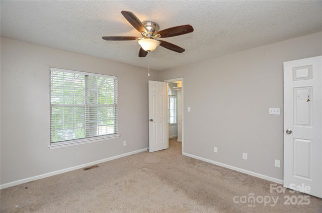 6020 Running Deer Road, Charlotte, NC 28214