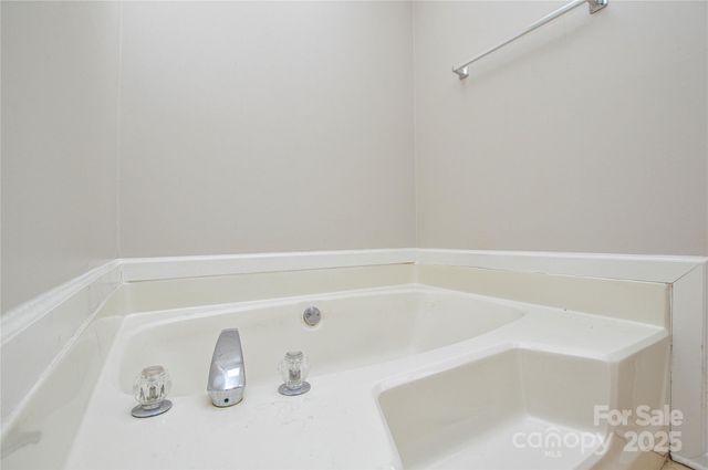 6020 Running Deer Road, Charlotte, NC 28214