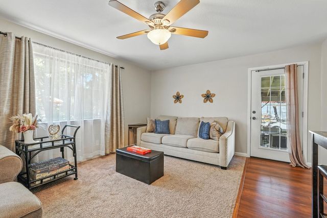 5691 Oak Hill Dr, Sacramento, CA 95841