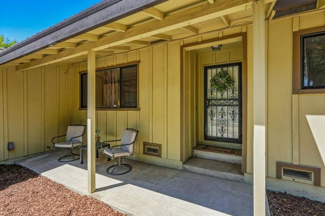 5691 Oak Hill Dr, Sacramento, CA 95841