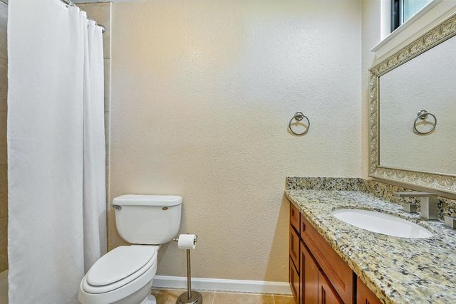 5691 Oak Hill Dr, Sacramento, CA 95841