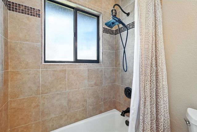 5691 Oak Hill Dr, Sacramento, CA 95841