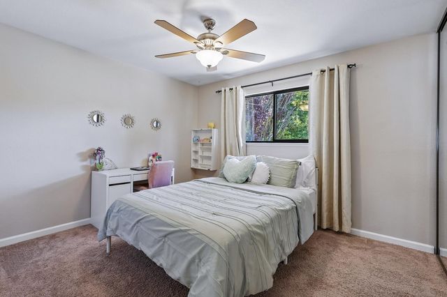 5691 Oak Hill Dr, Sacramento, CA 95841