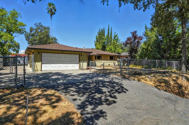 5691 Oak Hill Dr, Sacramento, CA 95841