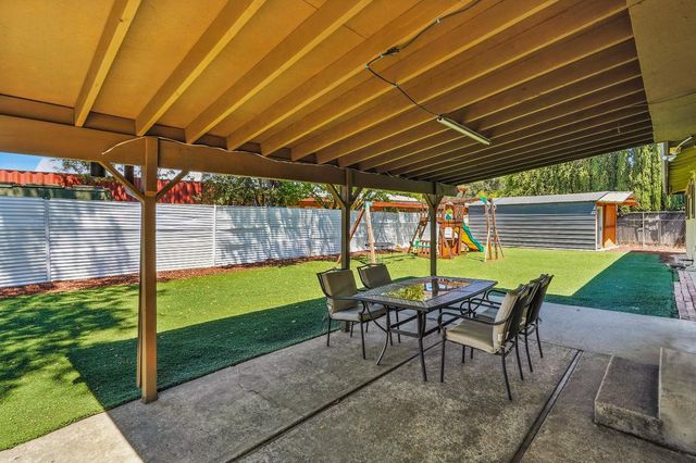 5691 Oak Hill Dr, Sacramento, CA 95841