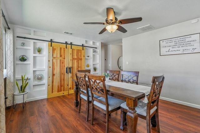 5691 Oak Hill Dr, Sacramento, CA 95841