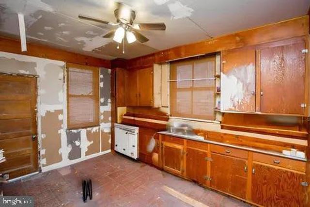 6148 W OXFORD ST, Philadelphia, PA 19151