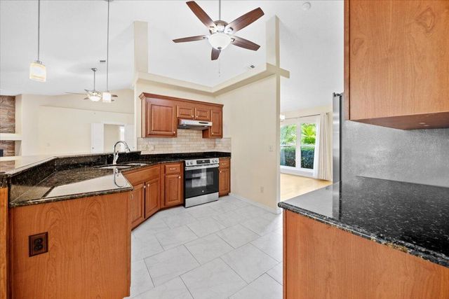 7807 Lola Circle, Navarre, FL 32566