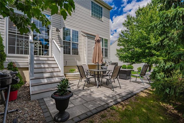 5234 Blue Sky Drive, South Whitehall Twp, PA 18069