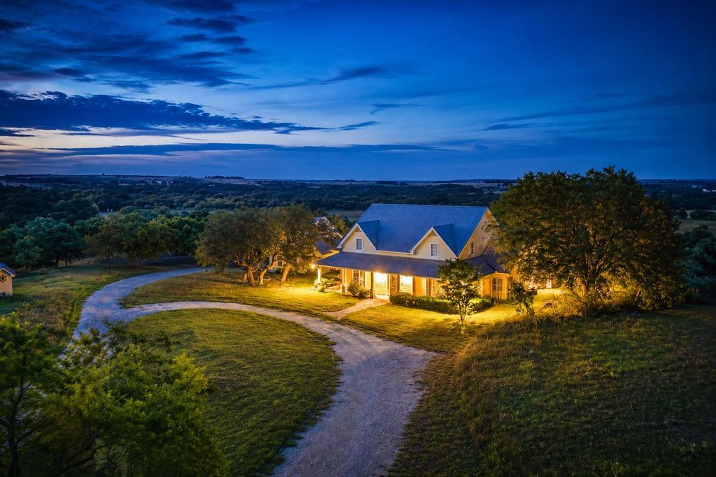 1274 County Road 2806, Lampasas, TX 76550