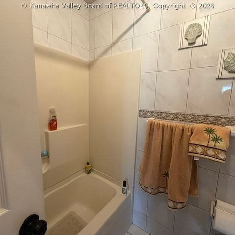 183 40th Street, Nitro, WV 25143