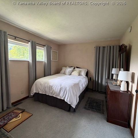183 40th Street, Nitro, WV 25143