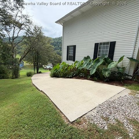 183 40th Street, Nitro, WV 25143