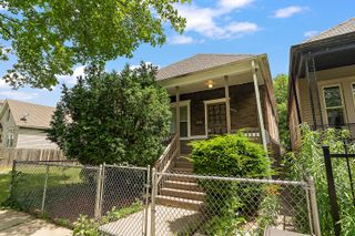 7933 S Burnham Avenue, Chicago, IL 60617