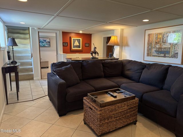 10 Dunning Avenue, Colonie, NY 12205