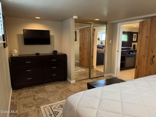 10 Dunning Avenue, Colonie, NY 12205