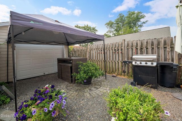 10 Dunning Avenue, Colonie, NY 12205