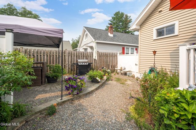 10 Dunning Avenue, Colonie, NY 12205
