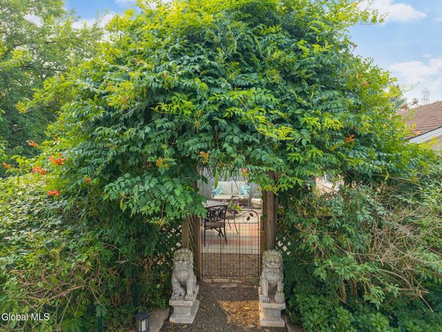 10 Dunning Avenue, Colonie, NY 12205