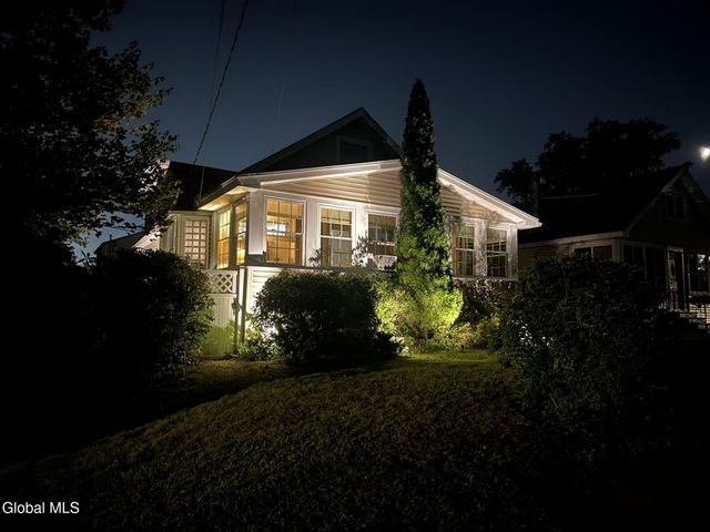 10 Dunning Avenue, Colonie, NY 12205