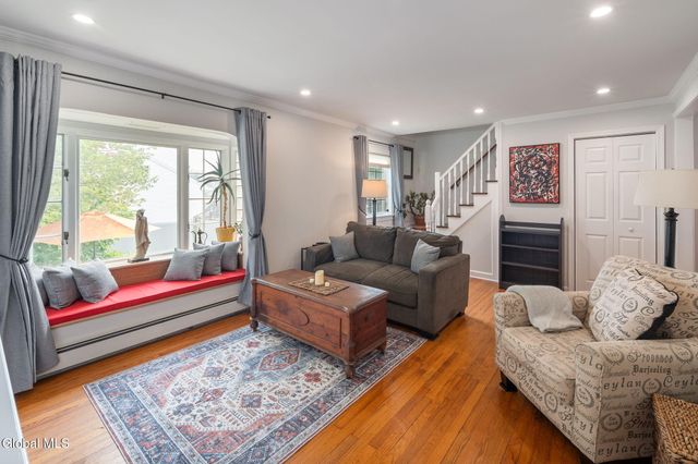 10 Dunning Avenue, Colonie, NY 12205