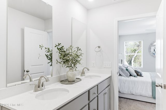 620 Sandy Hollow Drive, Jacksonville, NC 28540