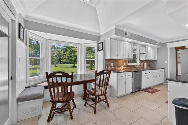 315 S Peculiar Drive, Peculiar, MO 64078