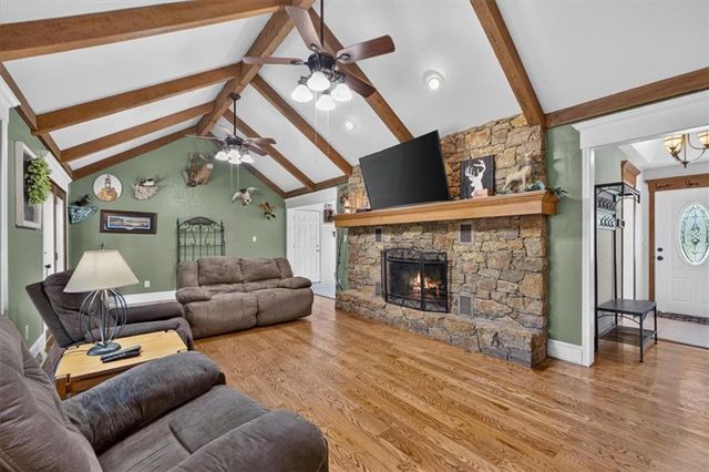 315 S Peculiar Drive, Peculiar, MO 64078