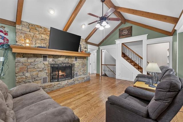 315 S Peculiar Drive, Peculiar, MO 64078
