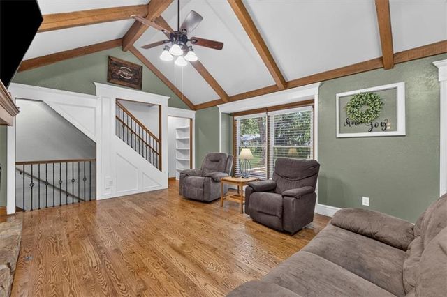 315 S Peculiar Drive, Peculiar, MO 64078