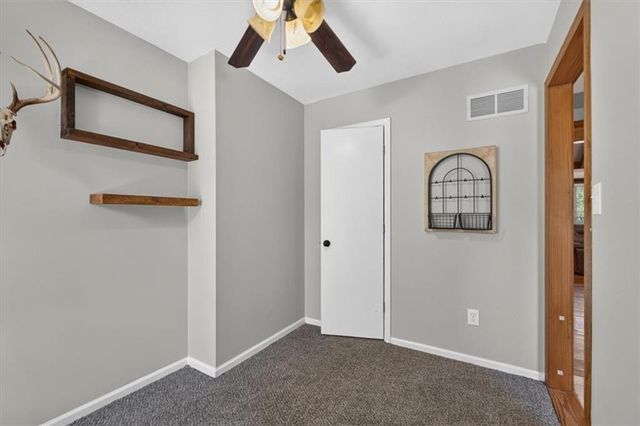 315 S Peculiar Drive, Peculiar, MO 64078