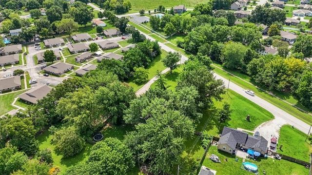 315 S Peculiar Drive, Peculiar, MO 64078