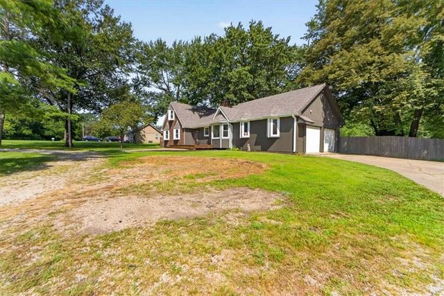 315 S Peculiar Drive, Peculiar, MO 64078