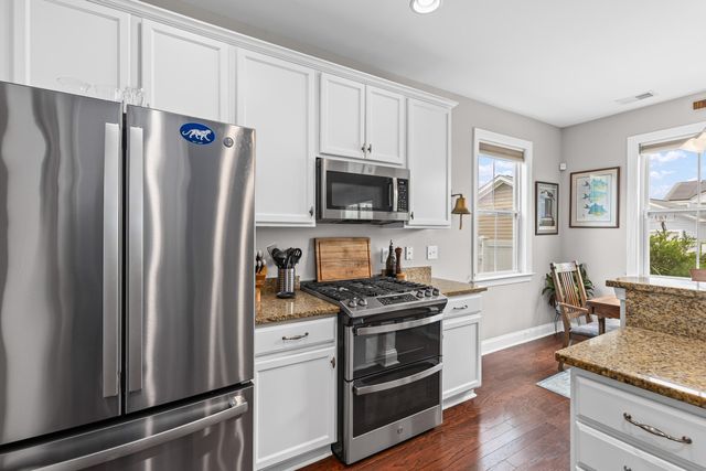220 Crossandra Avenue, Summerville, SC 29483