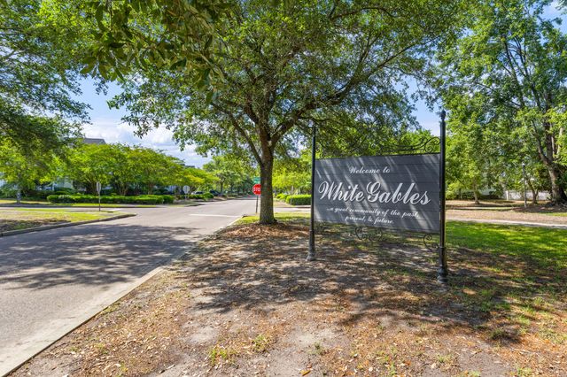220 Crossandra Avenue, Summerville, SC 29483