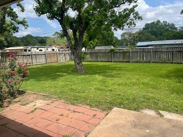 1803 Jones Street, Rosenberg, TX 77471