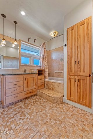 145 Normal Avenue, Ashland, OR 97520