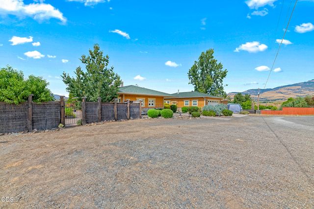145 Normal Avenue, Ashland, OR 97520