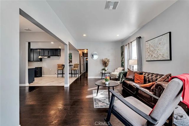 70 W Claremont St, Pasadena, CA 91103