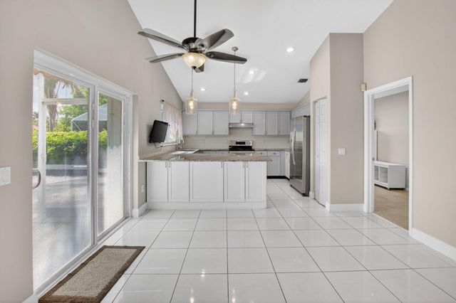 9336 Water Course Way, Boynton Beach, FL 33437