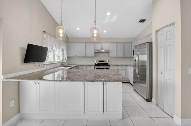 9336 Water Course Way, Boynton Beach, FL 33437