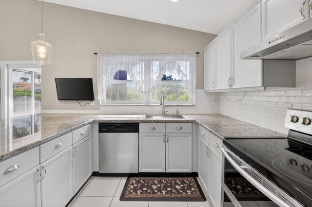 9336 Water Course Way, Boynton Beach, FL 33437