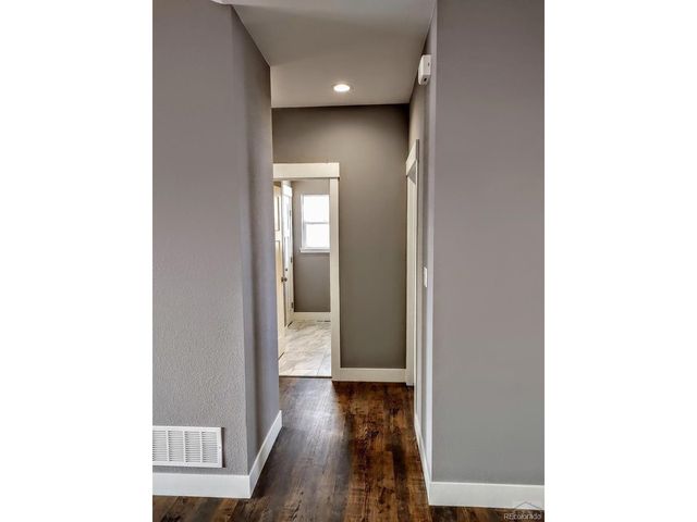 697 Cabaret Dr, Pueblo, CO 81007