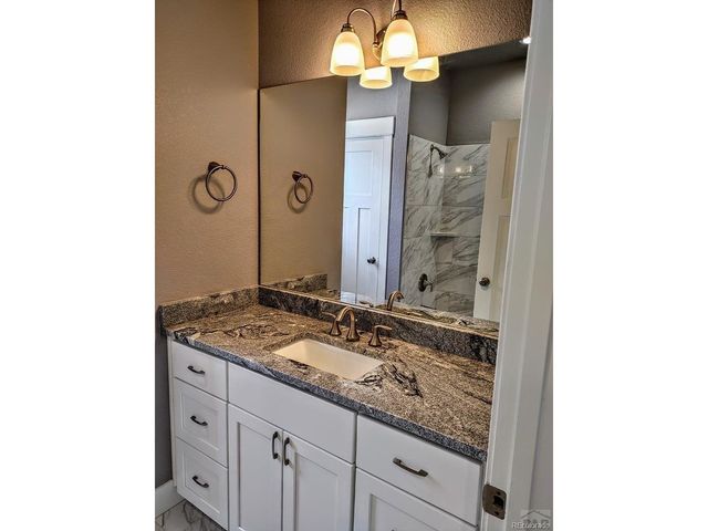 697 Cabaret Dr, Pueblo, CO 81007