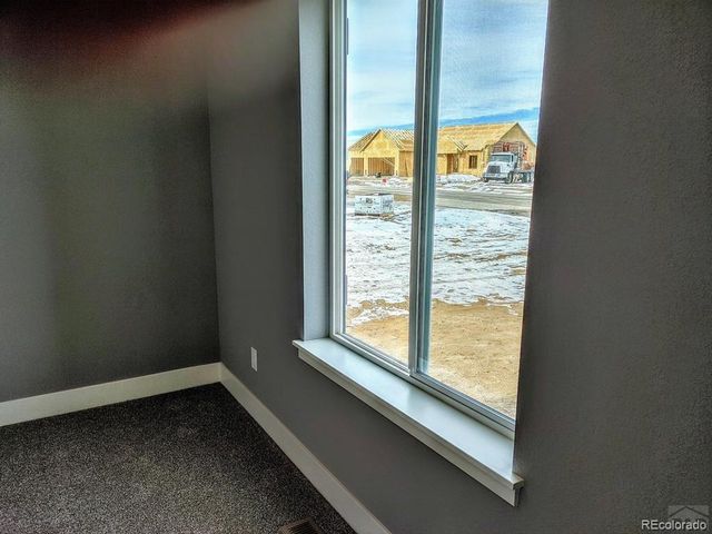 697 Cabaret Dr, Pueblo, CO 81007