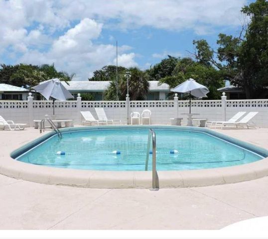 2100 NE 51ST Court 102, Fort Lauderdale, FL 33308