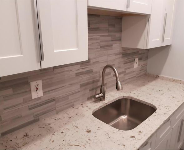 2100 NE 51ST Court 102, Fort Lauderdale, FL 33308