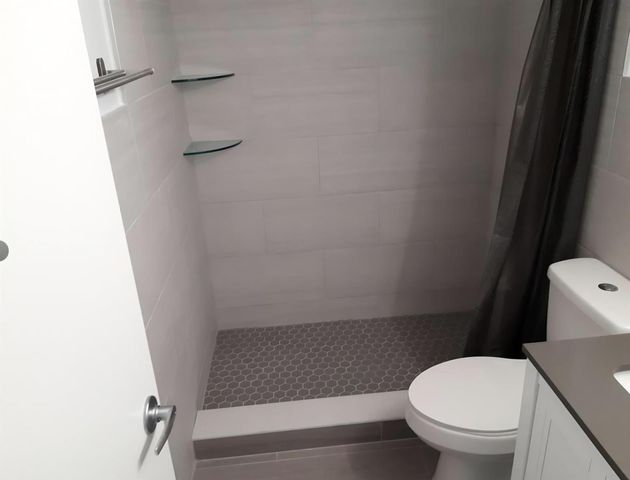 2100 NE 51ST Court 102, Fort Lauderdale, FL 33308