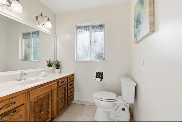 945 Acacia Dr, Meadow Vista, CA 95722