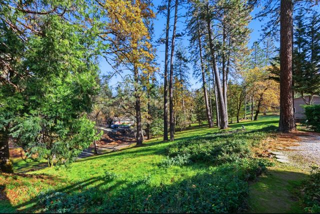 945 Acacia Dr, Meadow Vista, CA 95722